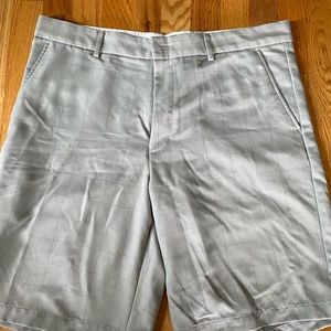 Men’s Shorts Size 36 by Greg Norman